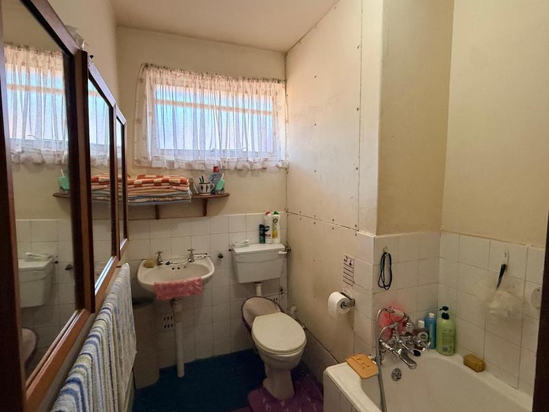2 Bedroom Property for Sale in Oakdale Western Cape